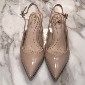 Nude kitten Heels